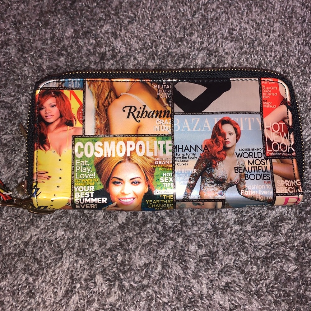 Magazine cover wristlet